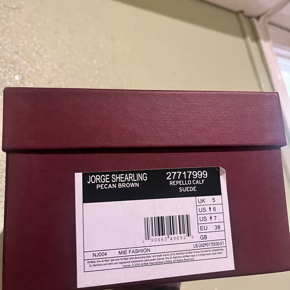 Dr. Martens Dark Sole Footwear - Picture 7 of 9